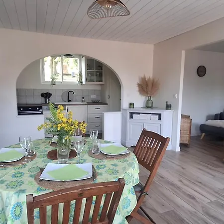 La Ferme De Beau Soleil Et Gospodarstwo wiejskie Saint-Gilles-du-Mene